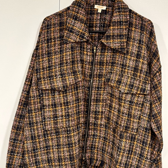 A.Peach plaid shirt, jacket with frayed edges size large - Picture 2 of 5